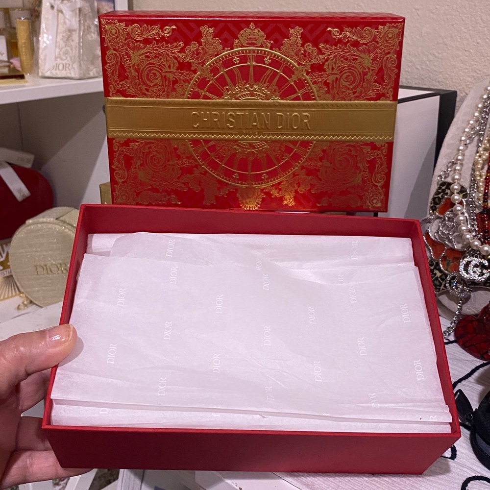 Christian Dior Red Lunar New Year 🧧 gift box - Picture 7 of 8